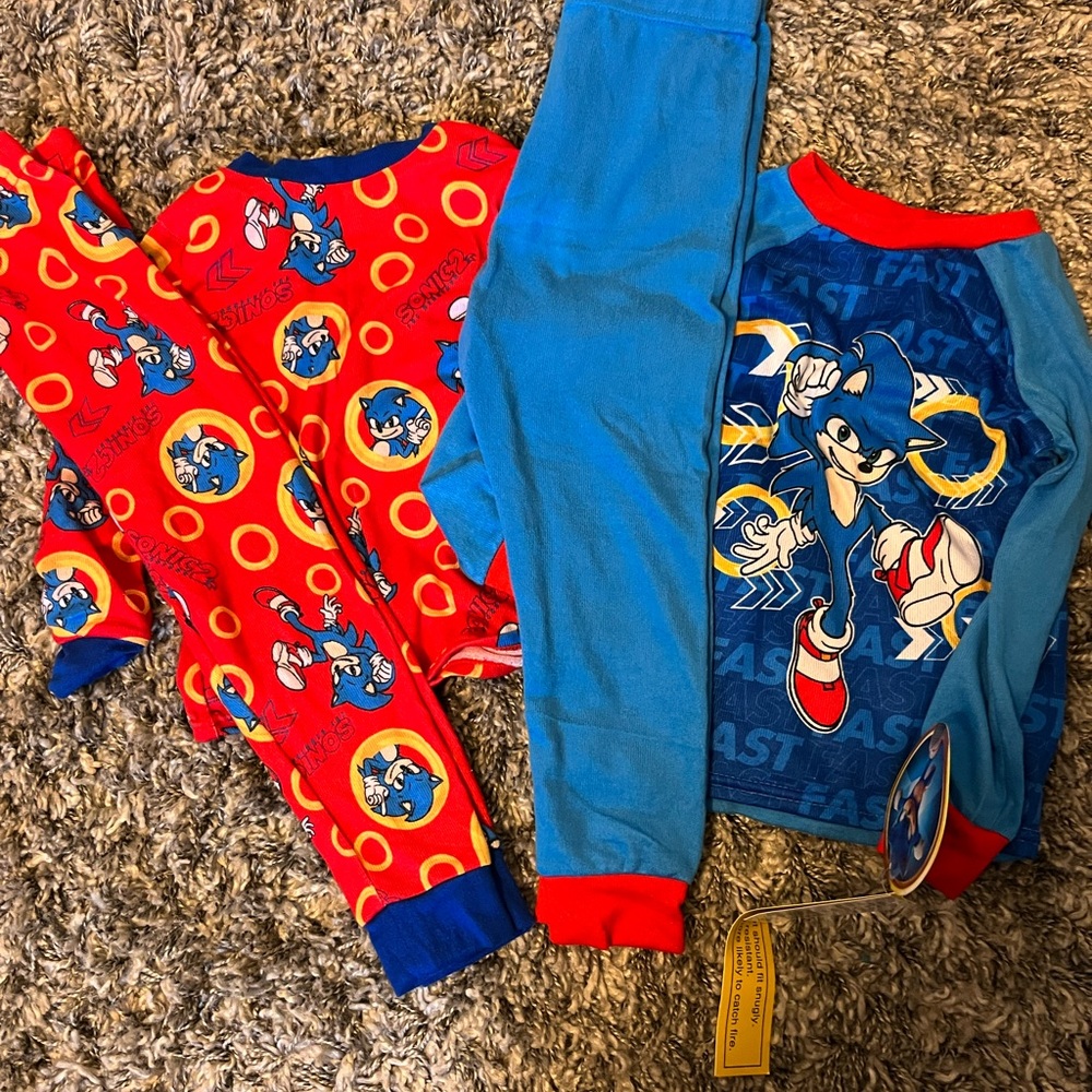 Sonic pajamas size 4
